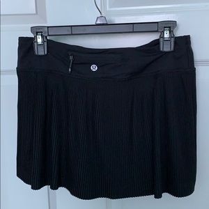 Lululemon women’s pleated tennis skort